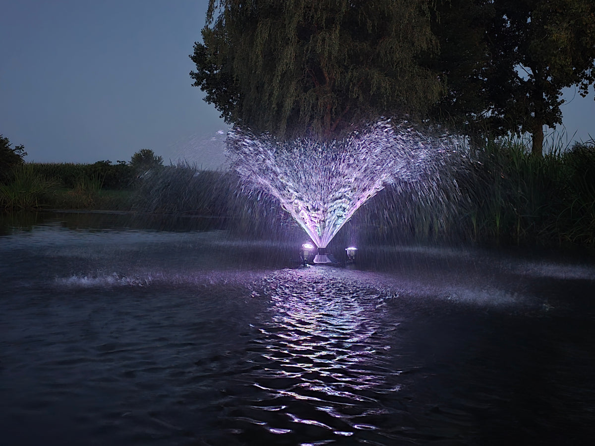 Superior Pond White LED Fountain Light Kit
