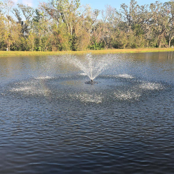 Superior Pond SFX Pond Fountain