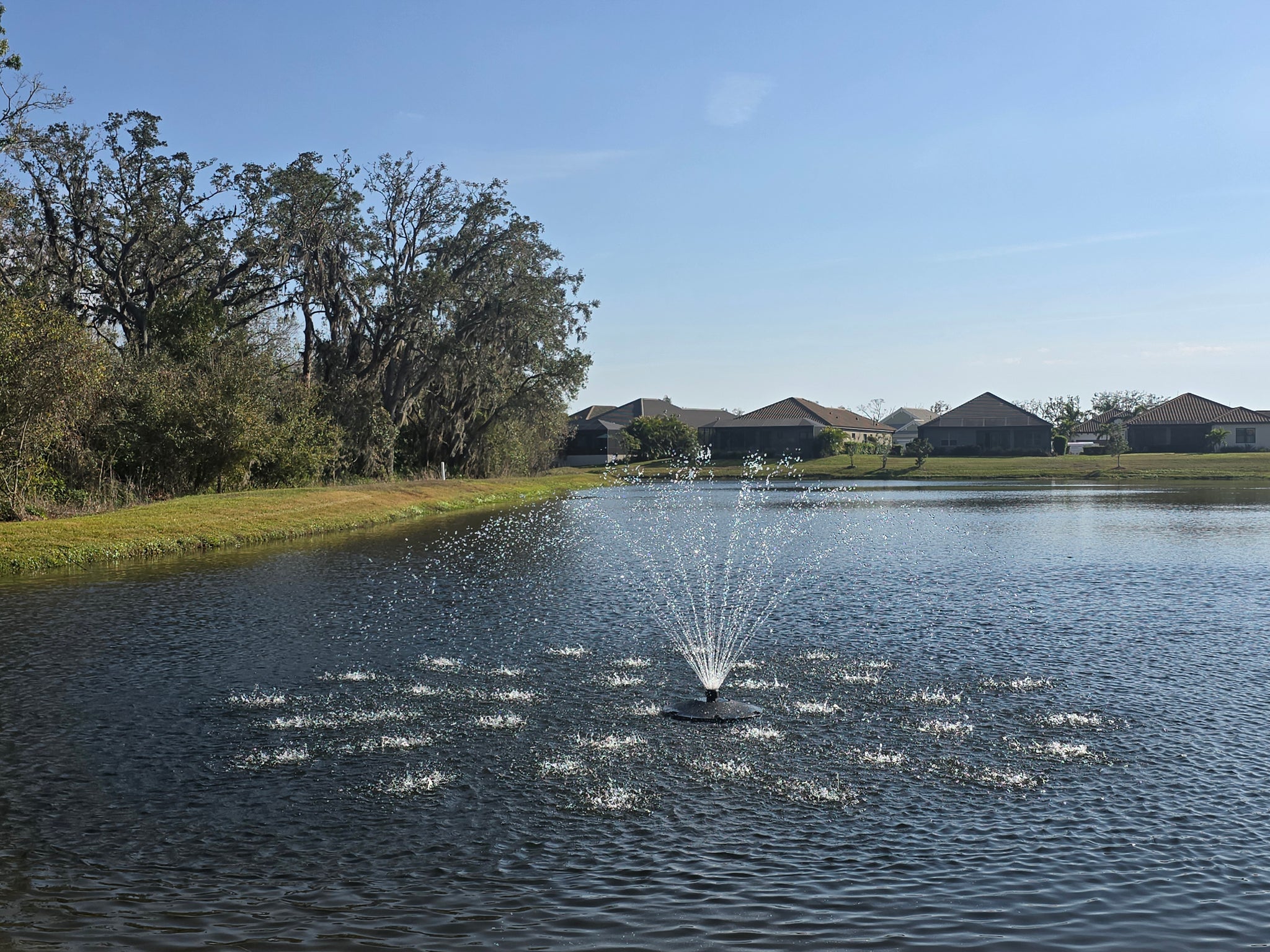 Superior Pond SFX Pond Fountain – Midwest Ponds