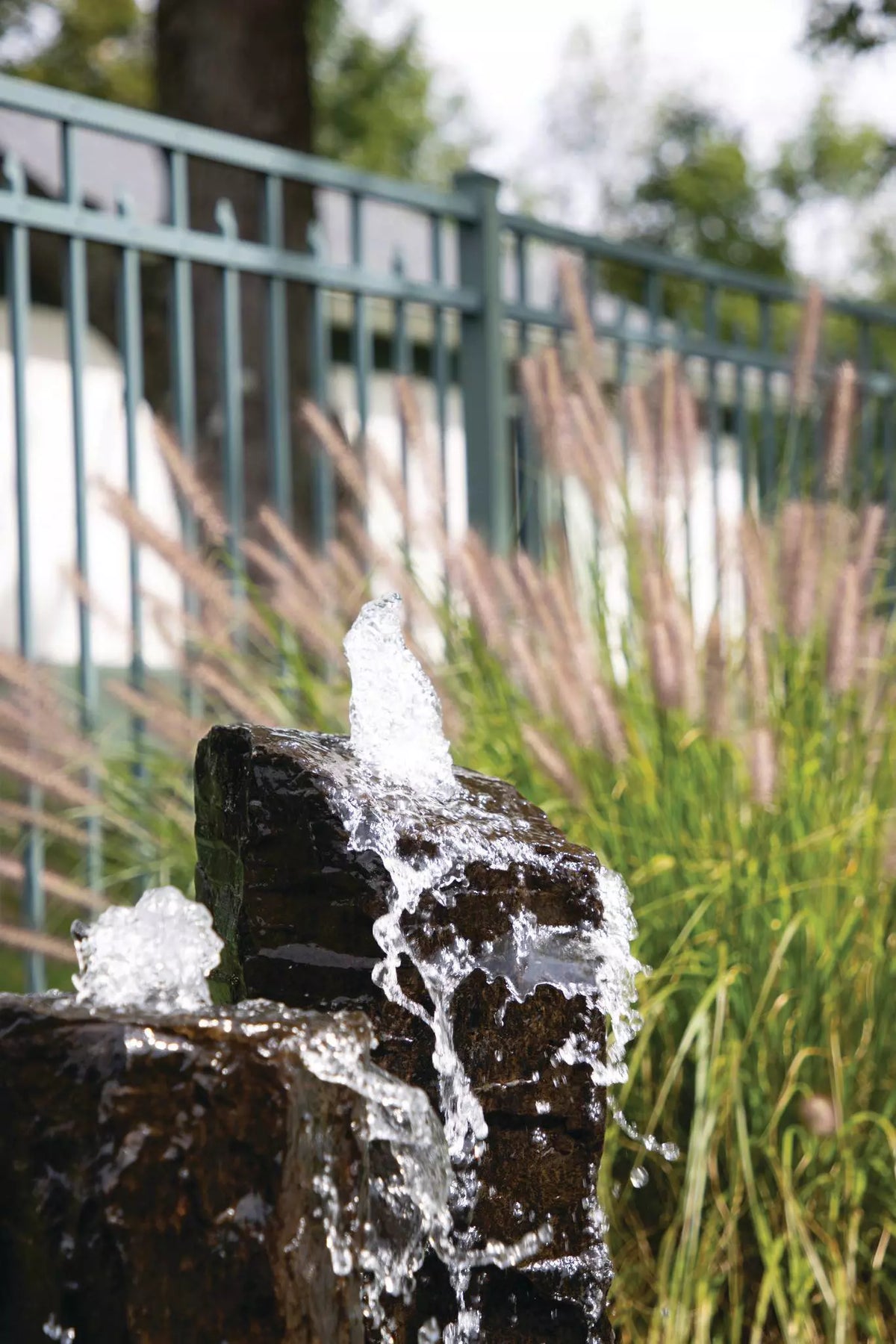 Atlantic Water Gardens: 24" Natural Basalt Kit